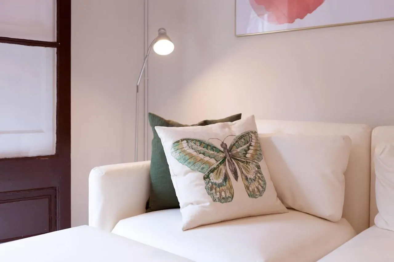 22Par1006 Newly Refurbished 2Bed Apartment In Paral Barcelona Spain