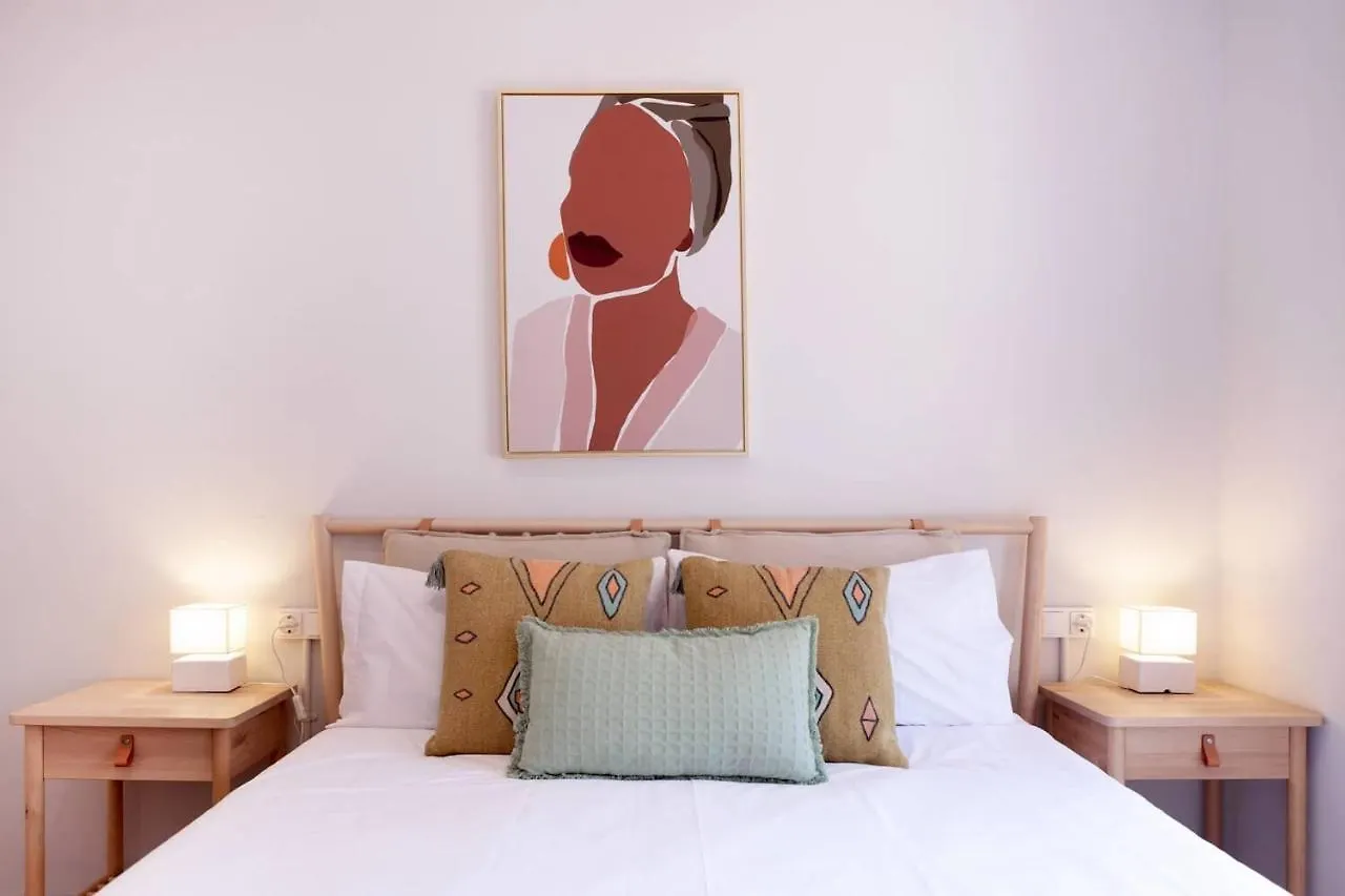 22Par1006 Newly Refurbished 2Bed Apartment In Paral location
